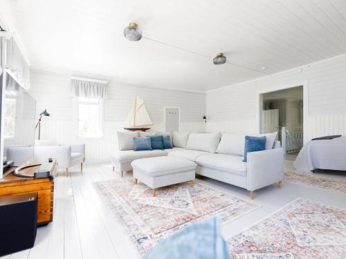 Holiday Home Kapteenin huvilat by Interhome in Pensar