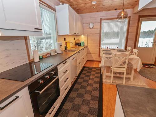 Holiday Home Huvila tornionjoen rannalla by Interhome in Paranena