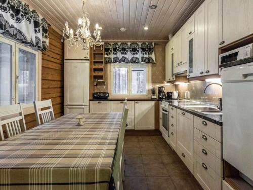 Holiday Home Eemilin huvila by Interhome in Vavesaari