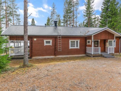 Holiday Home Louhuranta by Interhome in Pājarvi
