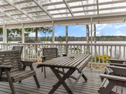 Holiday Home Louhuranta by Interhome in Pājarvi
