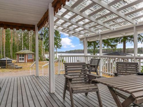 Holiday Home Louhuranta by Interhome in Pājarvi