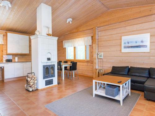 Holiday Home Hot pool cottage ainu by Interhome in 伊塔-索伊薩洛