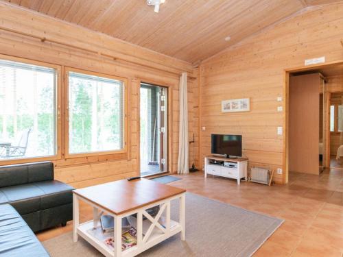 Holiday Home Hot pool cottage ainu by Interhome in 伊塔-索伊薩洛
