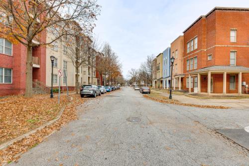 Prime ATL Spot! Updated Condo Steps to MARTA in Vine City