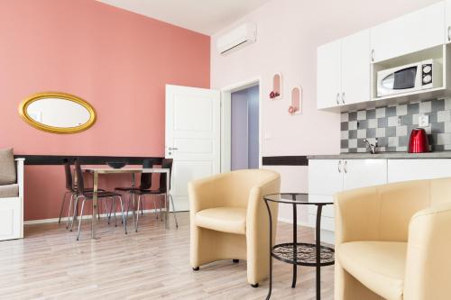 Royal Court Legerova