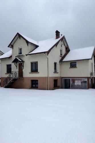 Gîte 205 m2 avec piscine et jacuzzi gîte à louer Vagney