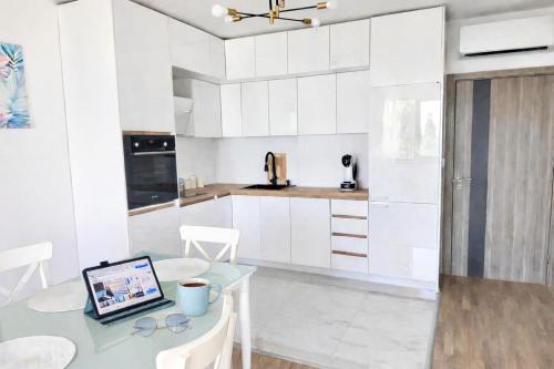 Two Bedroom Apartment Four Seasons - FREE PARKING - Complex Carpe Diem in Balchik