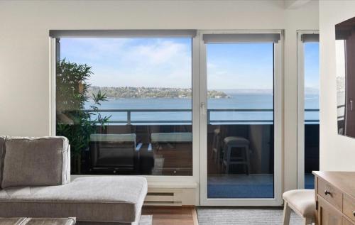 Luxury, ocean view Condo with deck and indoor pool – khách sạn tại Khu Chợ Pike