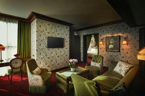 L'Escape Hotel