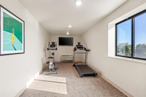 My Place Hotel-Phoenix West/Avondale AZ - image 10