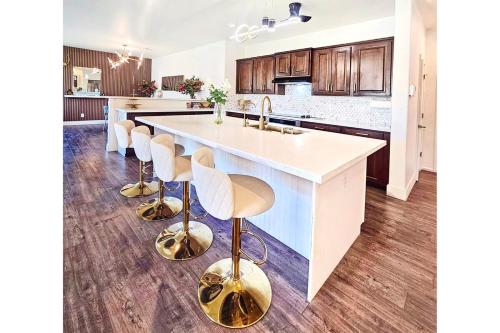 Konyha, Luxe Desert Oasis, Pool, Hidden Speakeasy Room! in South Mountain Village