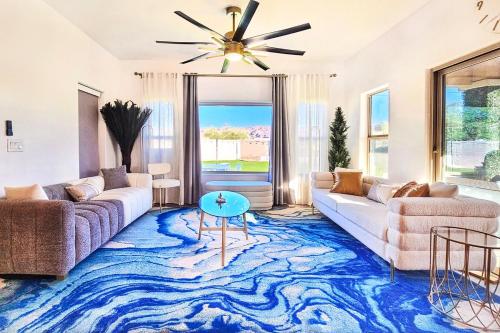 Luxe Desert Oasis, Pool, Hidden Speakeasy Room! in South Mountain Village