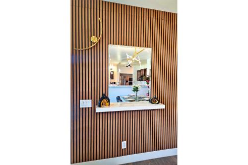 Előcsarnok, Luxe Desert Oasis, Pool, Hidden Speakeasy Room! in South Mountain Village