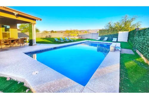 Úszómedence, Luxe Desert Oasis, Pool, Hidden Speakeasy Room! in South Mountain Village