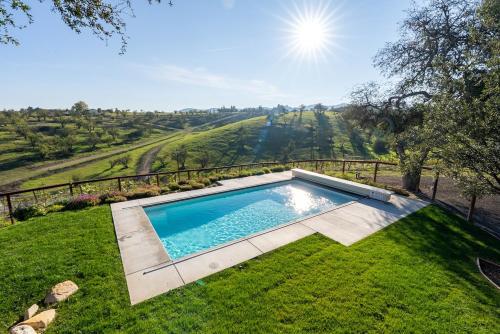Paso Robles Wine Country Stay, Pool and Views – khách sạn tại Spring