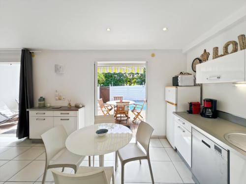 Mango Rouge, 2 bedrooms & pool in Saint Martin