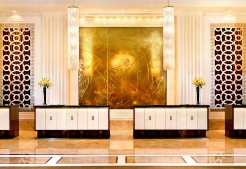 Stylish Renovated Trump Tower Studio - image 3