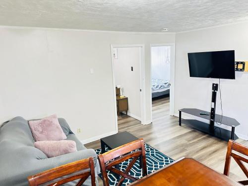 Létesítmények, A Quiet and decent 2 Bedroom apartment in Kirkland Lake (ON)
