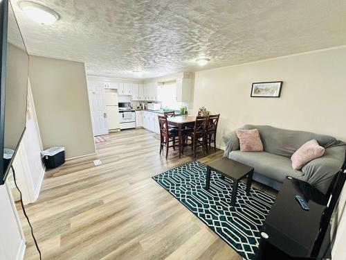 Létesítmények, A Quiet and decent 2 Bedroom apartment in Kirkland Lake (ON)