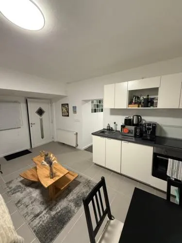 Zentrale Citywohnung mit Küche & privatem Zugang in Saarbrücken, Deutschland