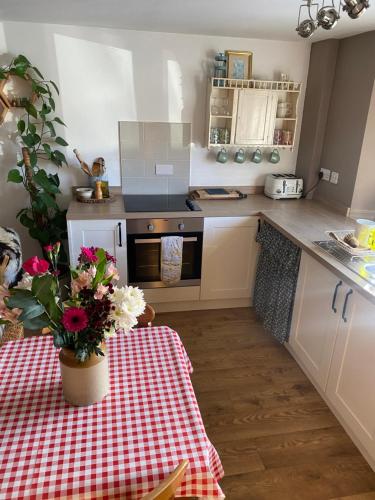 Cosy Cotswolds Self-Contained One Bedroom Cottage in Salford