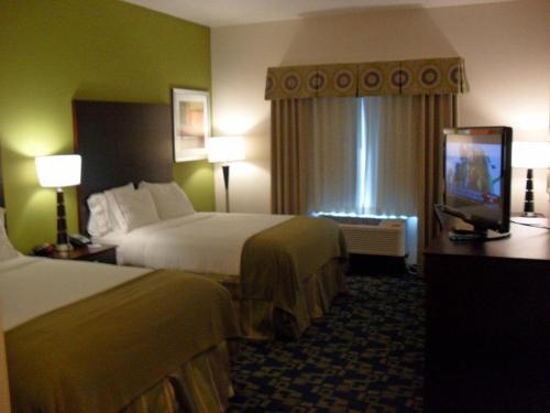 Holiday Inn Express and Suites Urbandale Des Moines, an IHG Hotel
