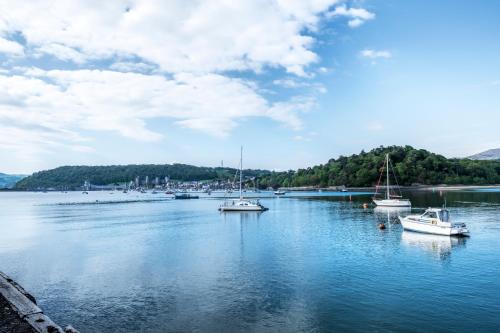 สภาพแวดล้อมโดยรอบ, เดอะ คีย์ โฮเต็ล แอนด์ สปา (The Quay Hotel and Spa) in คอนวี