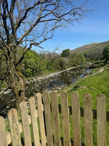 River Bank Cottage in Grayrigg