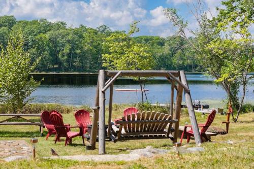 Joyce Lake Escape on Joyce Lake – khách sạn tại Watersmeet (MI)