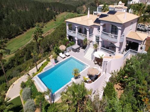 Nice Villa in Budens with pool gîte à louer Vale de Boi