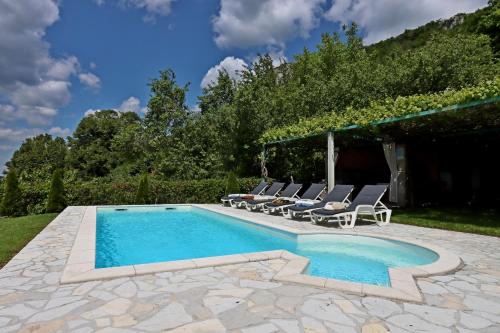 Family friendly house with a swimming pool Dolenja Vas, Central Istria - Sredisnja Istra - 24521 in Dolenja Vas