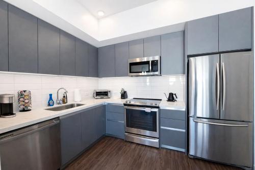 Designer 1 Bedroom Condo In Prime Hollywood - Los Angeles