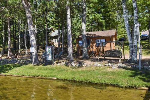 Bayview Resort Sandy Shores Cabin 3 in Saint Germain (WI)