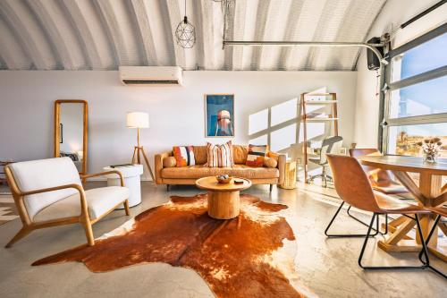 Desert Sky - Modern Oasis on 5 Acres in Marfa in Форт Девіс