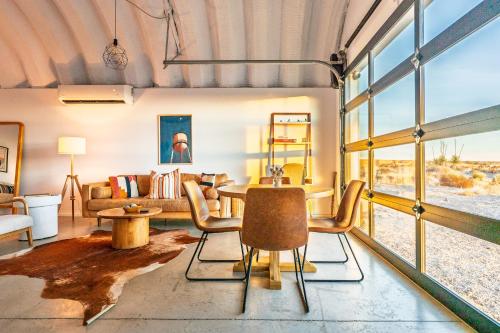 Desert Sky - Modern Oasis on 5 Acres in Marfa in Форт Девіс