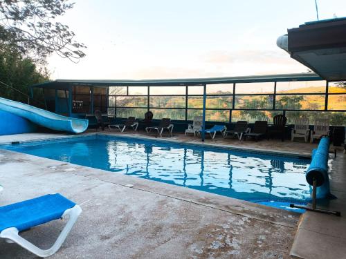 Peldbaseins, Hotel Cielo Azul Resort in Tilaran