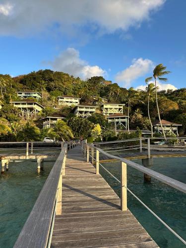 Maeva Hoa - Bora Bora Luxury Lagoon View Mountainside Bungalow in เกาะโบราโบร่า