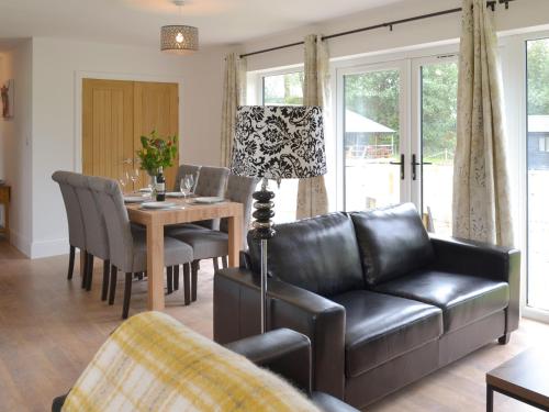 Oak Lodge in Bentley (Hampshire)