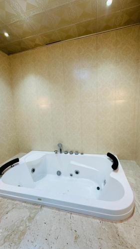 Suite Room with big balcony in Al Bahya