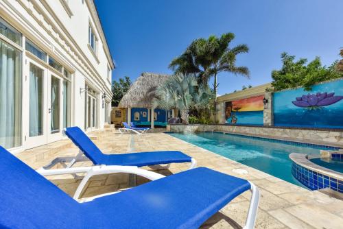 Luxury 8-Bedroom Villa with Private Pool, Sleeps 20, Near Palm Beach, La Casa Piu Bella – khách sạn tại Keito