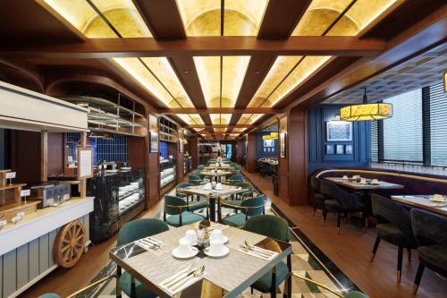 مطعم, Somerset Queen City Semarang in سيمارانج