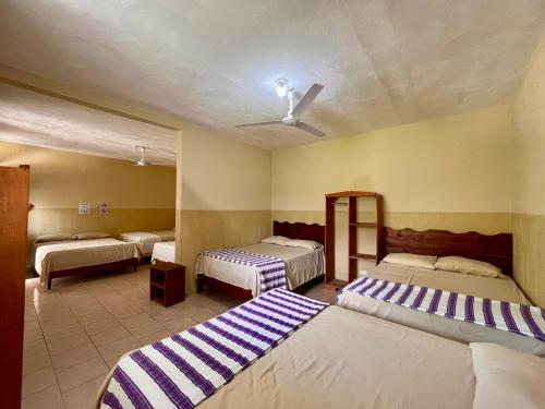 Hotel Israel in El Limón