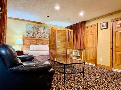 Rocky Mountain Lodge & Suites in Renfrew (ON)