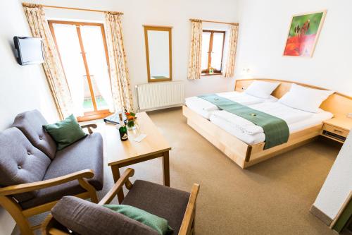 Gastehaus Enzianhof Hotel Garni in โอเบอราเมอเกา