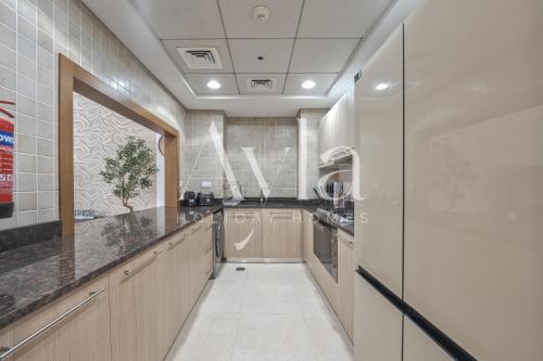 Luxury 2BHK Near Yas Waterworld & Warner Bros - image 3