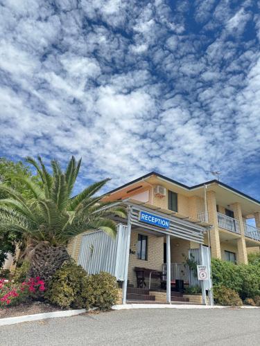 Exterior view, Ocean View Villas in Geraldton