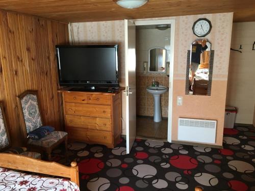 Tolli Hostel & Holiday House - image 12