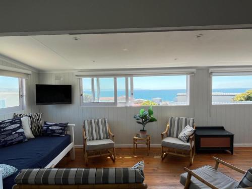 Vleesbaai family beach house in Boggomsbaai