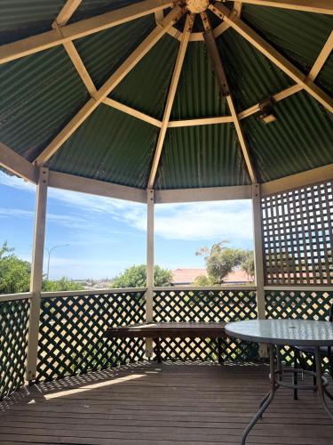 Surrounding environment, Ocean View Villas in Geraldton